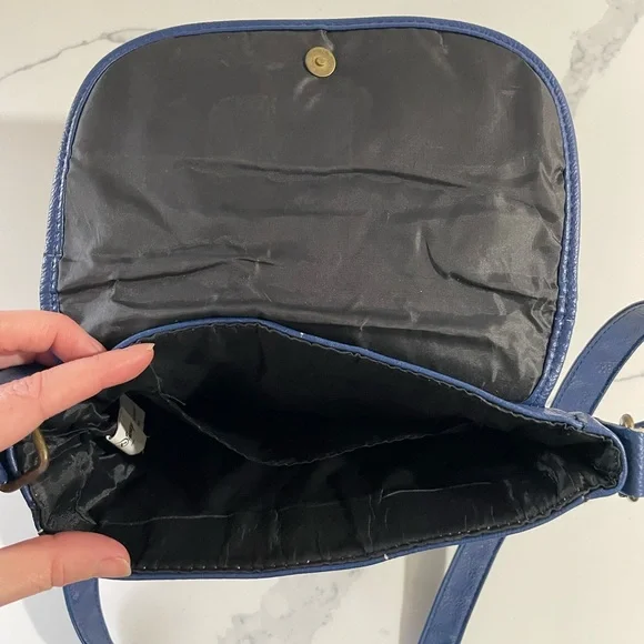 DISNEY - Beauty & the Beast - Crossbody Bag - Picture 12 of 15